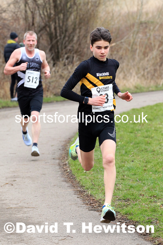 Senior men and veteran men over-40s NECAA Road Relay Champs., Hetton Lyons Park, Hetton le Hole, County Durham. Photo: David T. Hewitson/Sports for All Pics